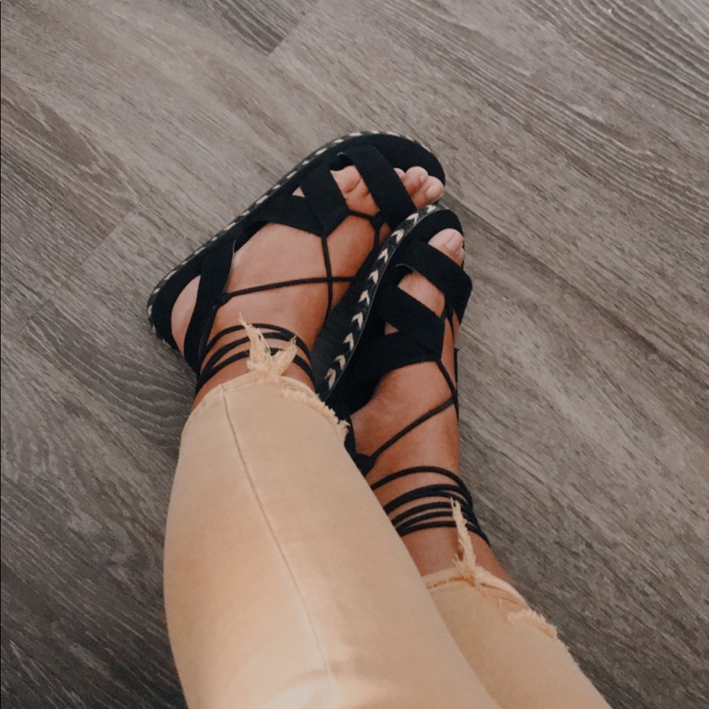 American Eagle sandal